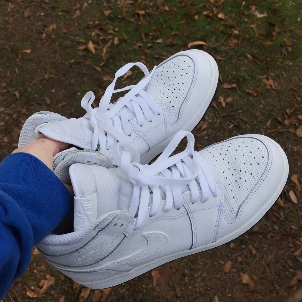 All White Air Force 1’s